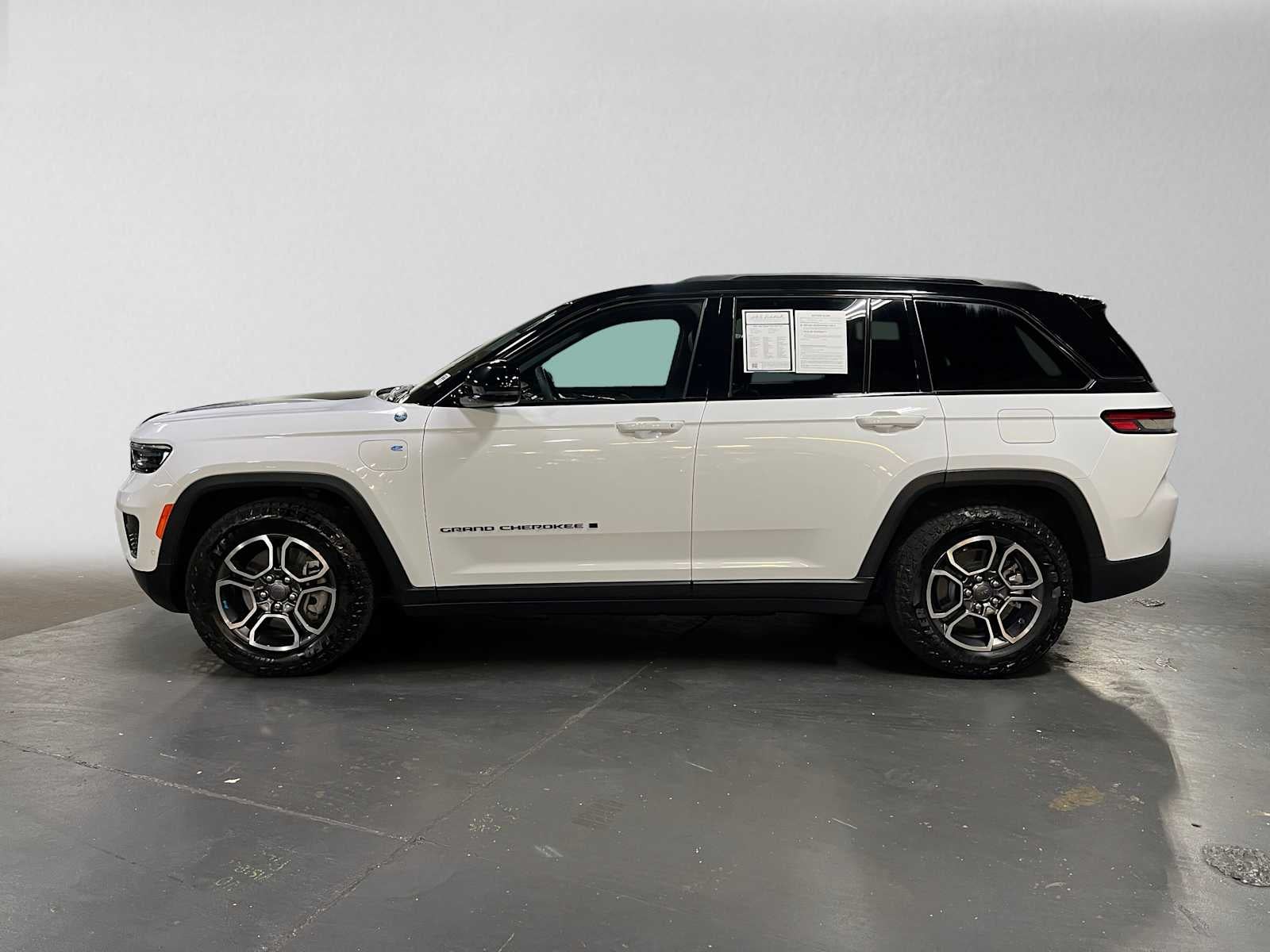 2022 Jeep Grand Cherokee 4xe Trailhawk