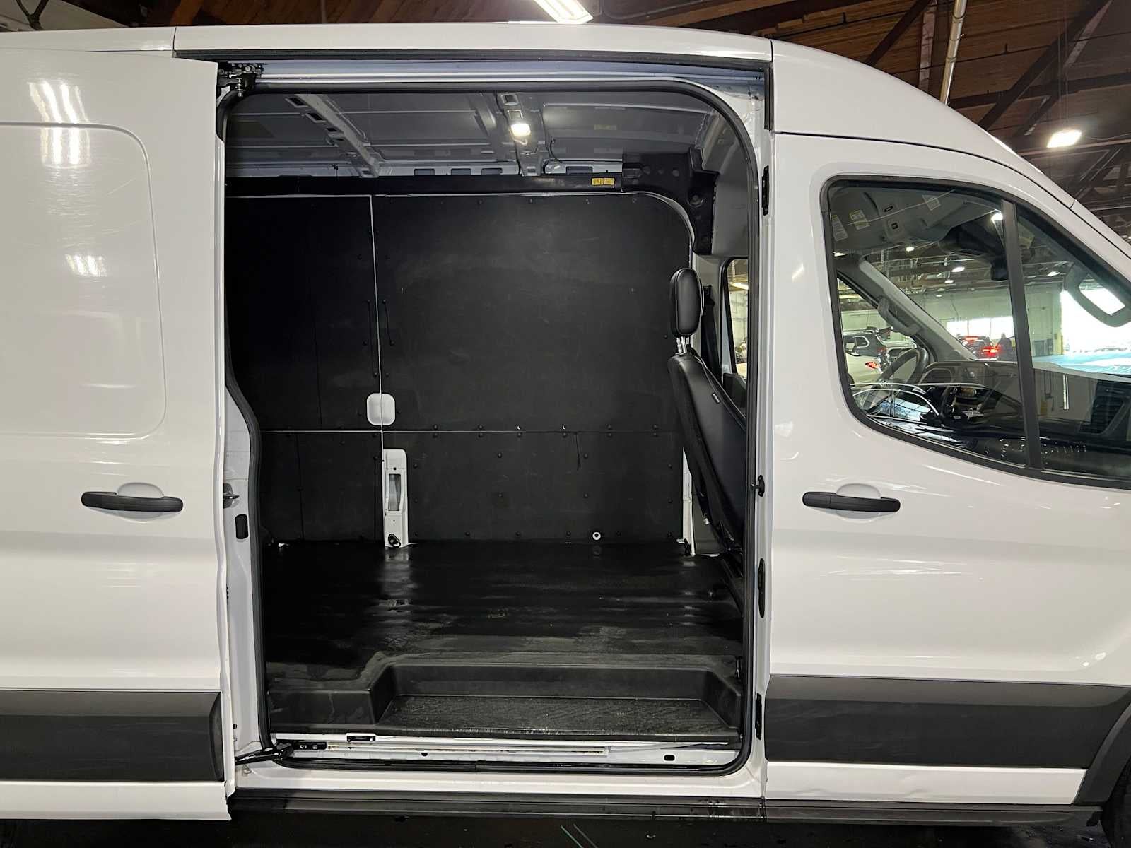 2023 Ford Transit Cargo Van T-250 130" Med Rf 9070 GVWR AWD
