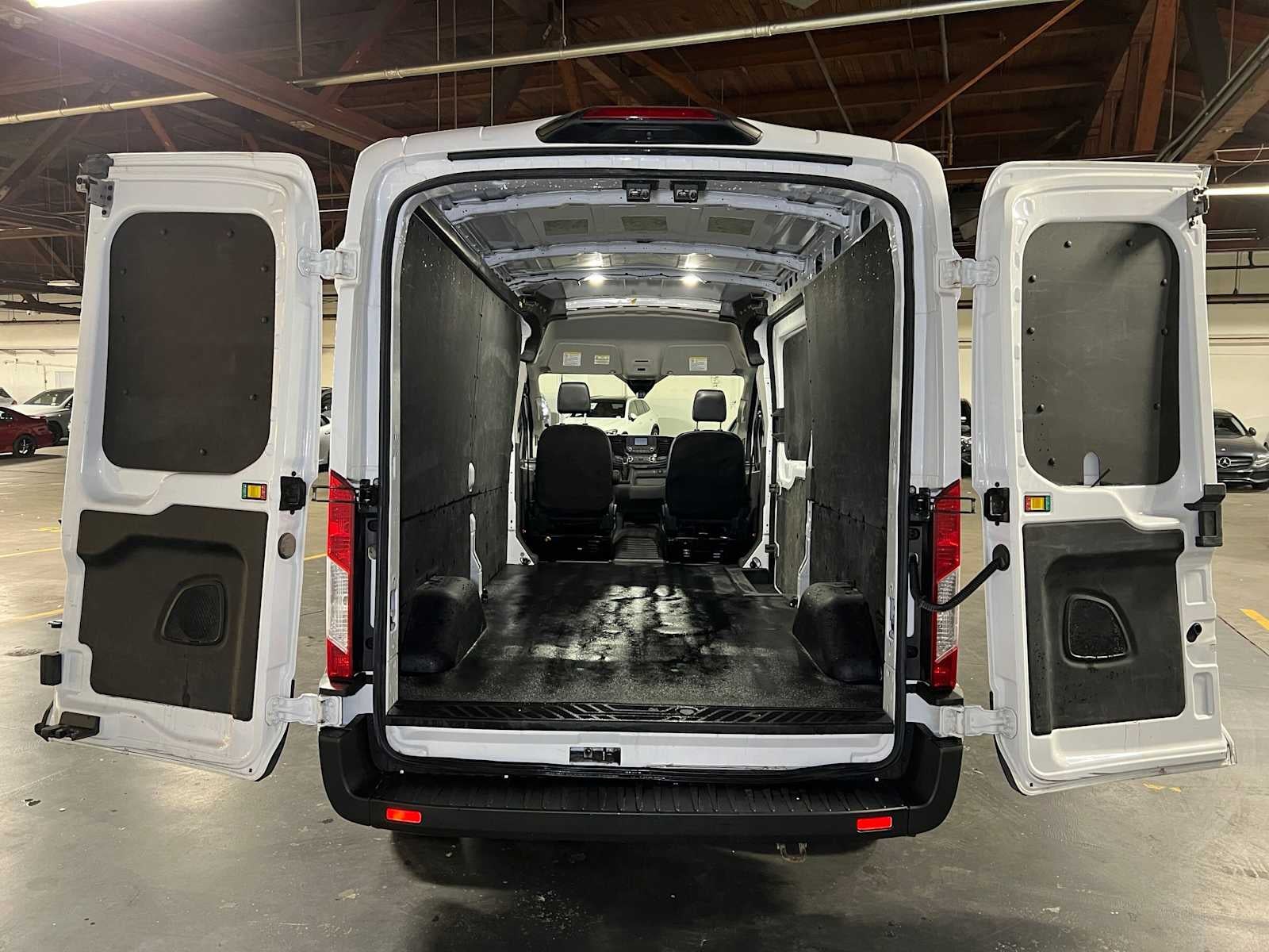 2023 Ford Transit Cargo Van T-250 130" Med Rf 9070 GVWR AWD