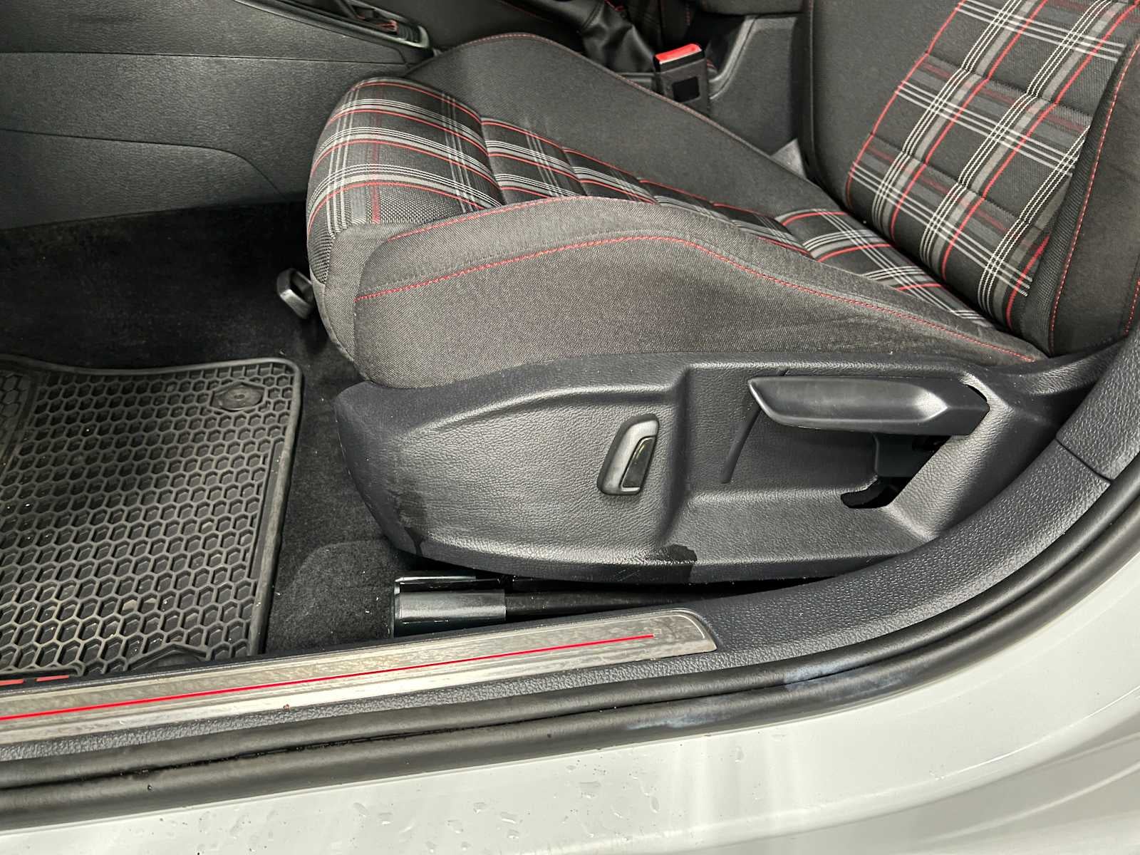 2019 Volkswagen Golf GTI S