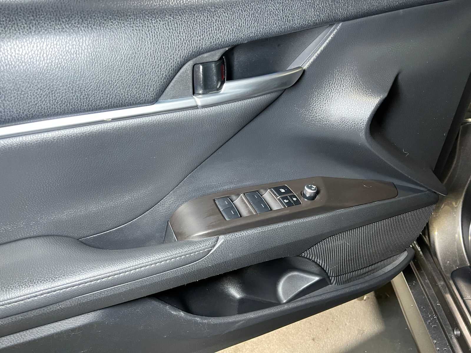 2023 Toyota Camry Hybrid XLE