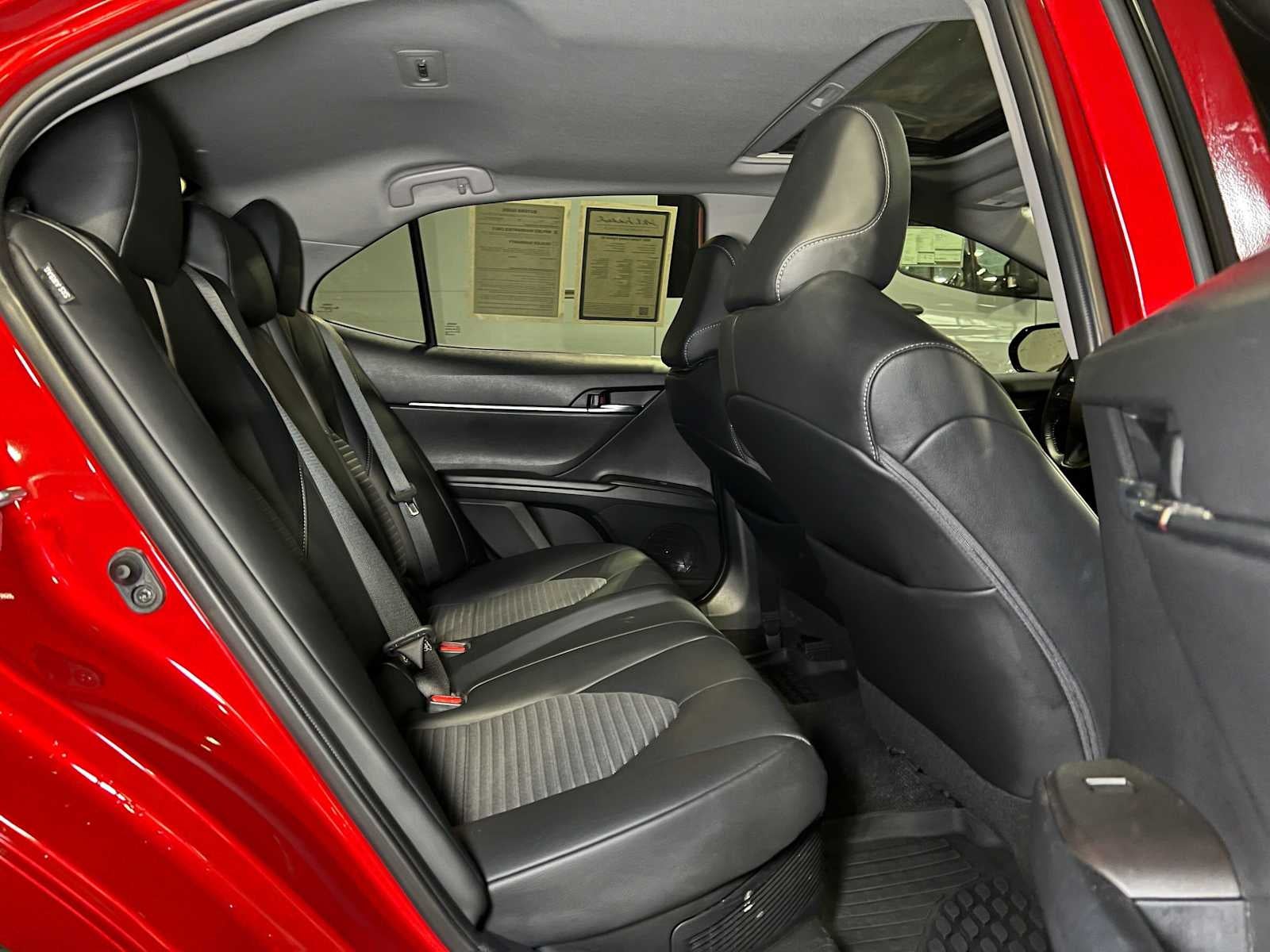 2022 Toyota Camry Hybrid SE