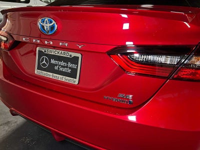 2022 Toyota Camry Hybrid SE