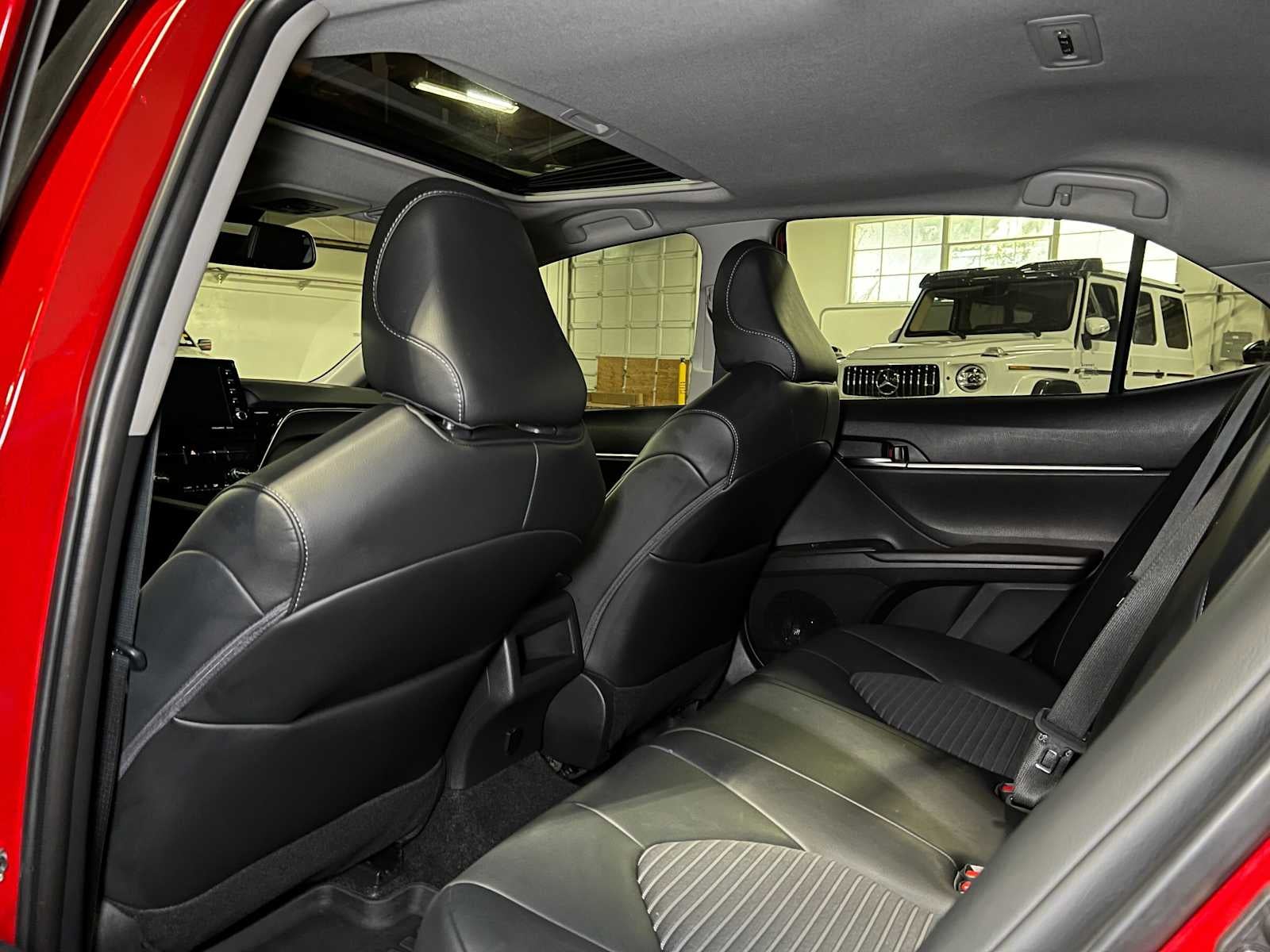 2022 Toyota Camry Hybrid SE