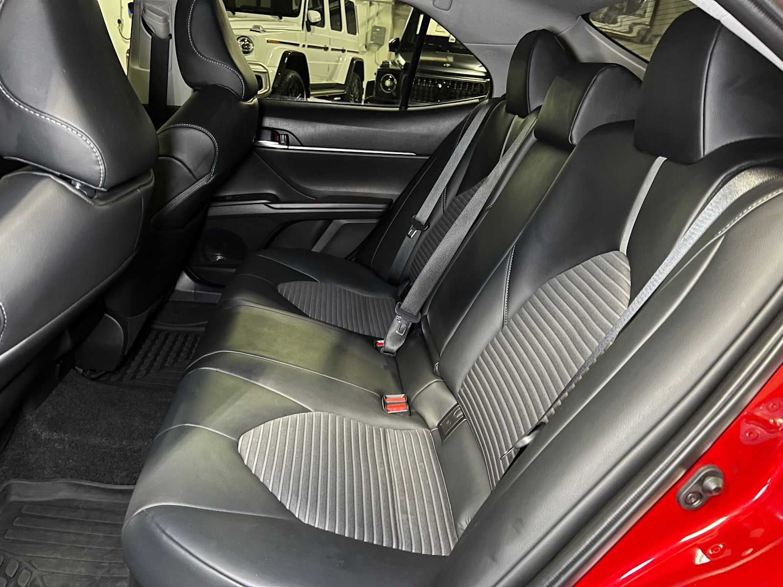 2022 Toyota Camry Hybrid SE