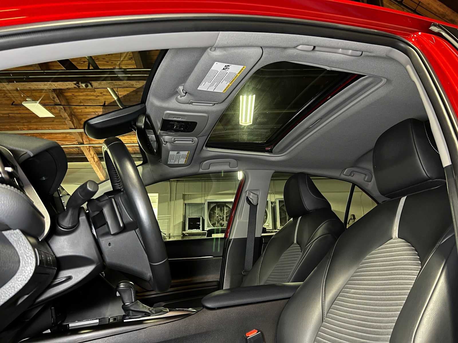 2022 Toyota Camry Hybrid SE
