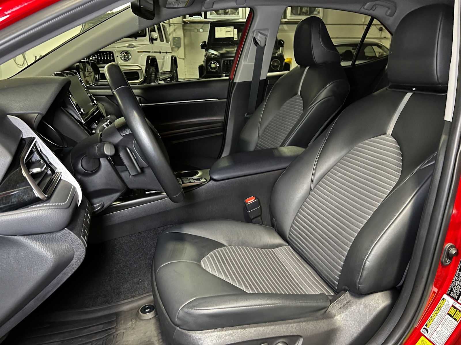 2022 Toyota Camry Hybrid SE