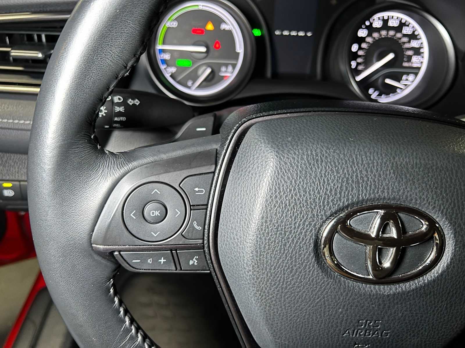 2022 Toyota Camry Hybrid SE