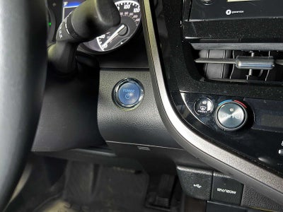 2022 Toyota Camry Hybrid SE