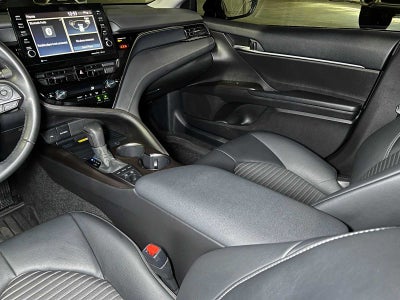 2022 Toyota Camry Hybrid SE