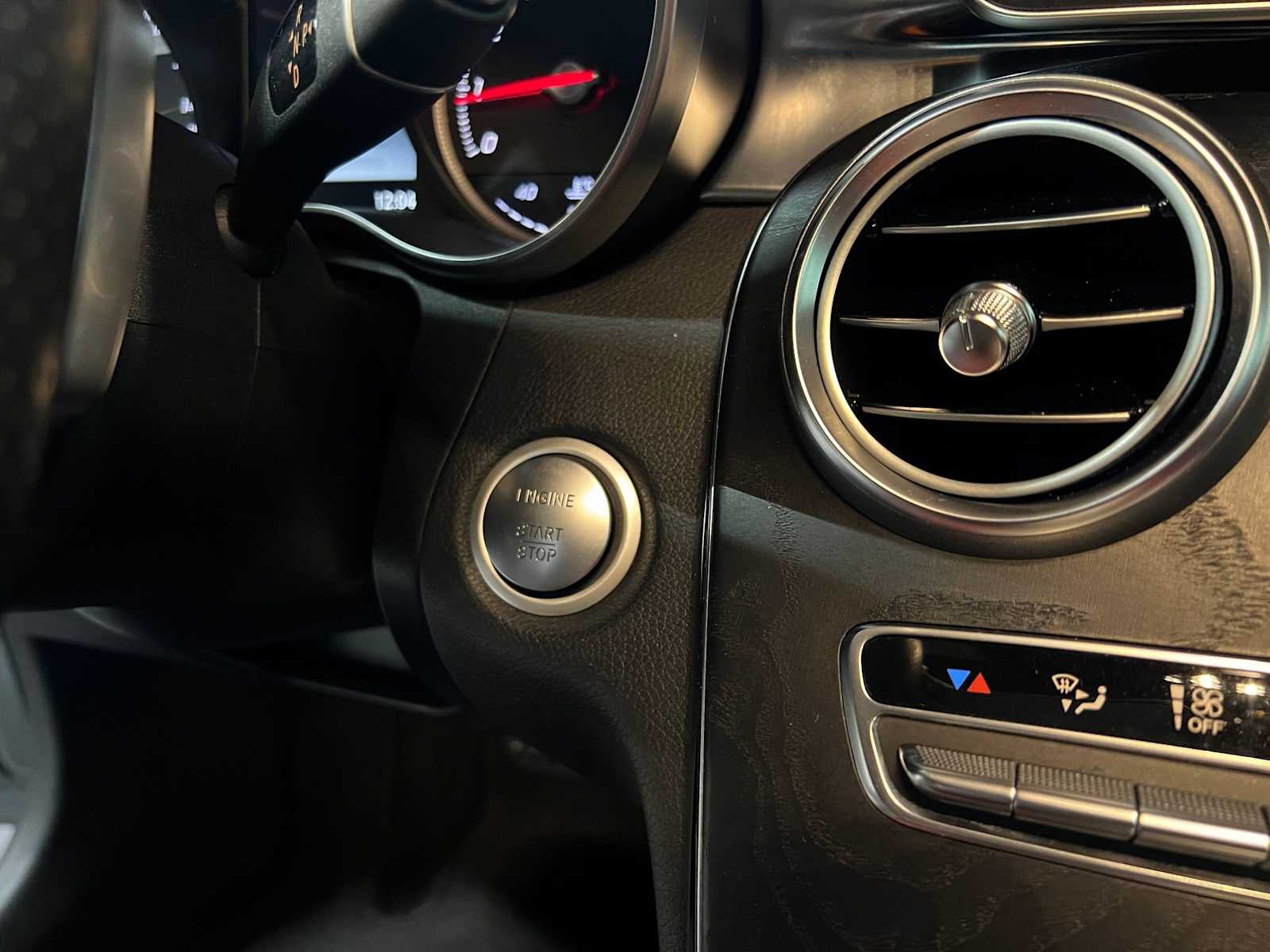 2015 Mercedes-Benz C 300 4dr Sdn 4MATIC®