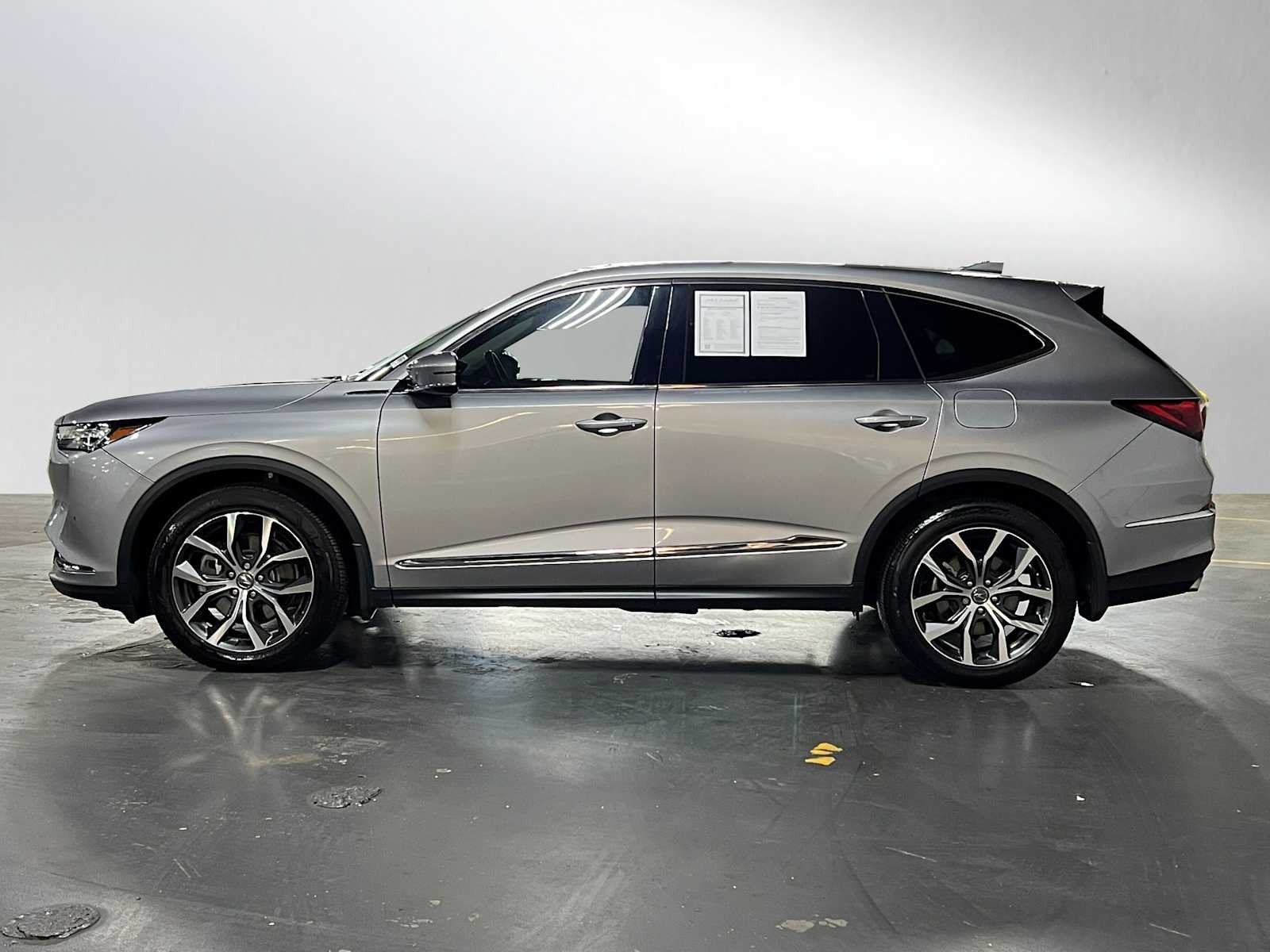 2022 Acura MDX w/Technology Package