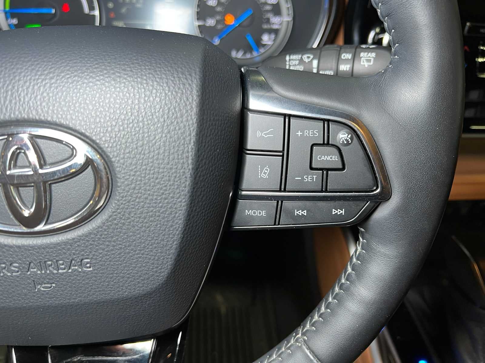 2020 Toyota Highlander Hybrid Platinum