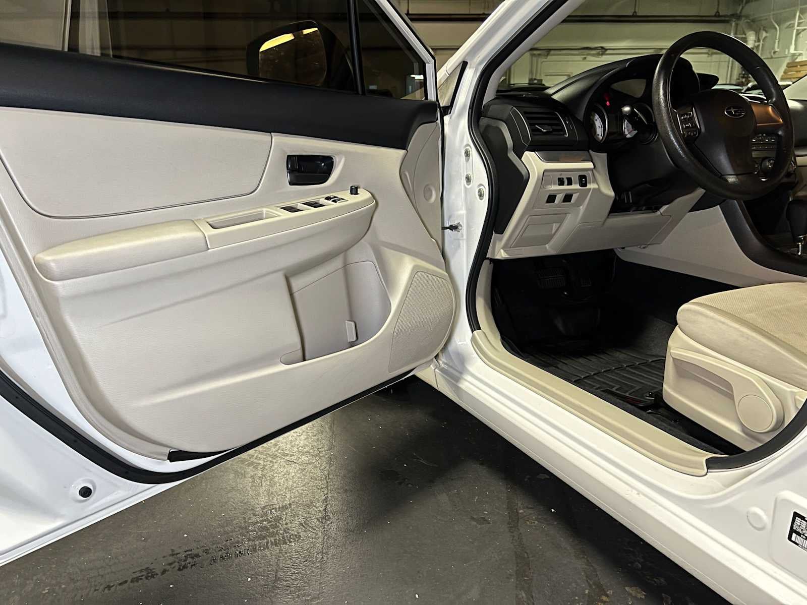 2014 Subaru Impreza 4dr Auto 2.0i