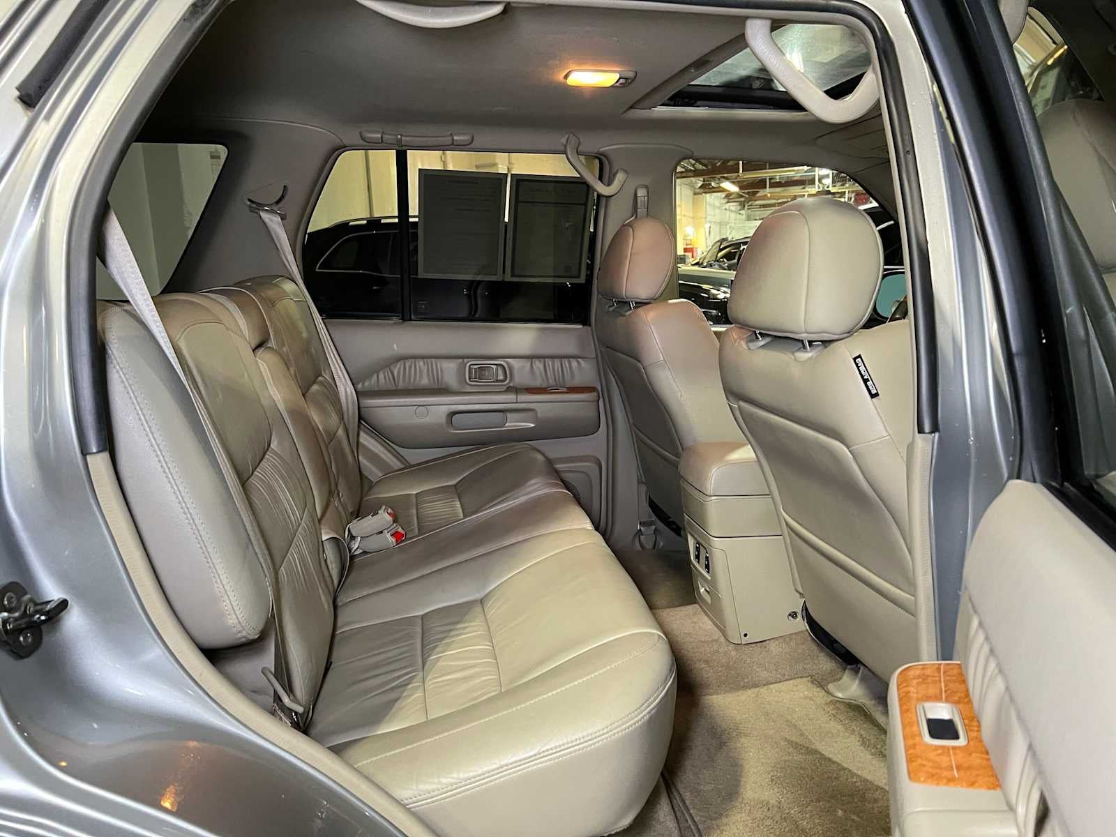 2001 INFINITI QX4 Luxury