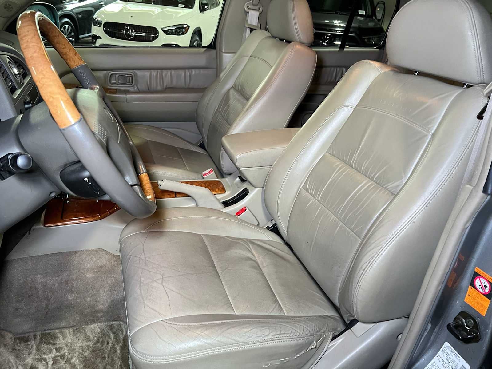 2001 INFINITI QX4 Luxury