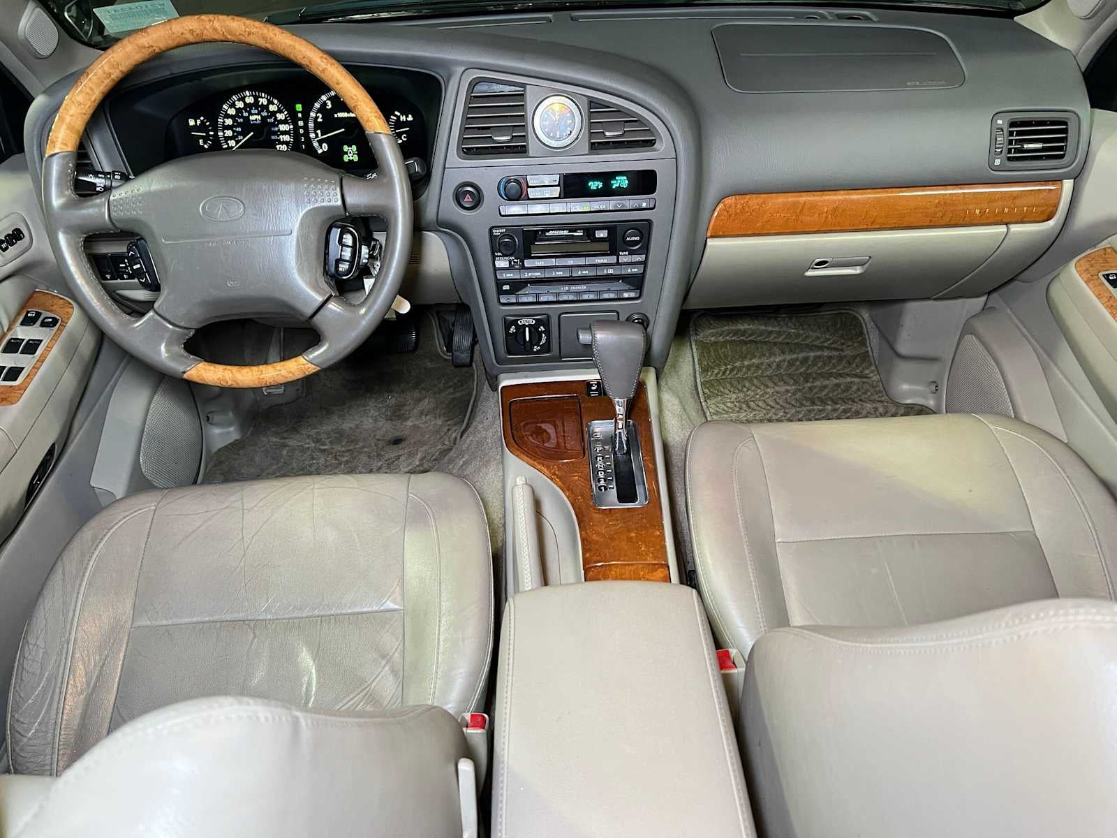 2001 INFINITI QX4 Luxury
