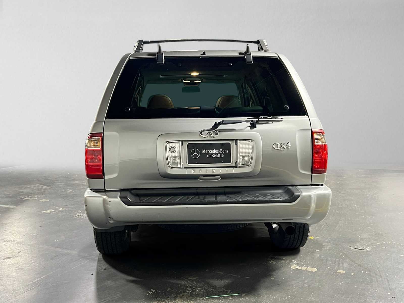 2001 INFINITI QX4 Luxury