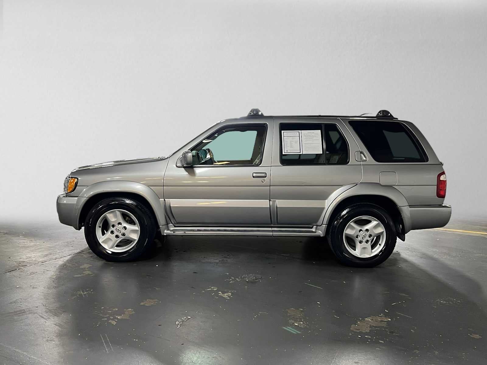 2001 INFINITI QX4 Luxury