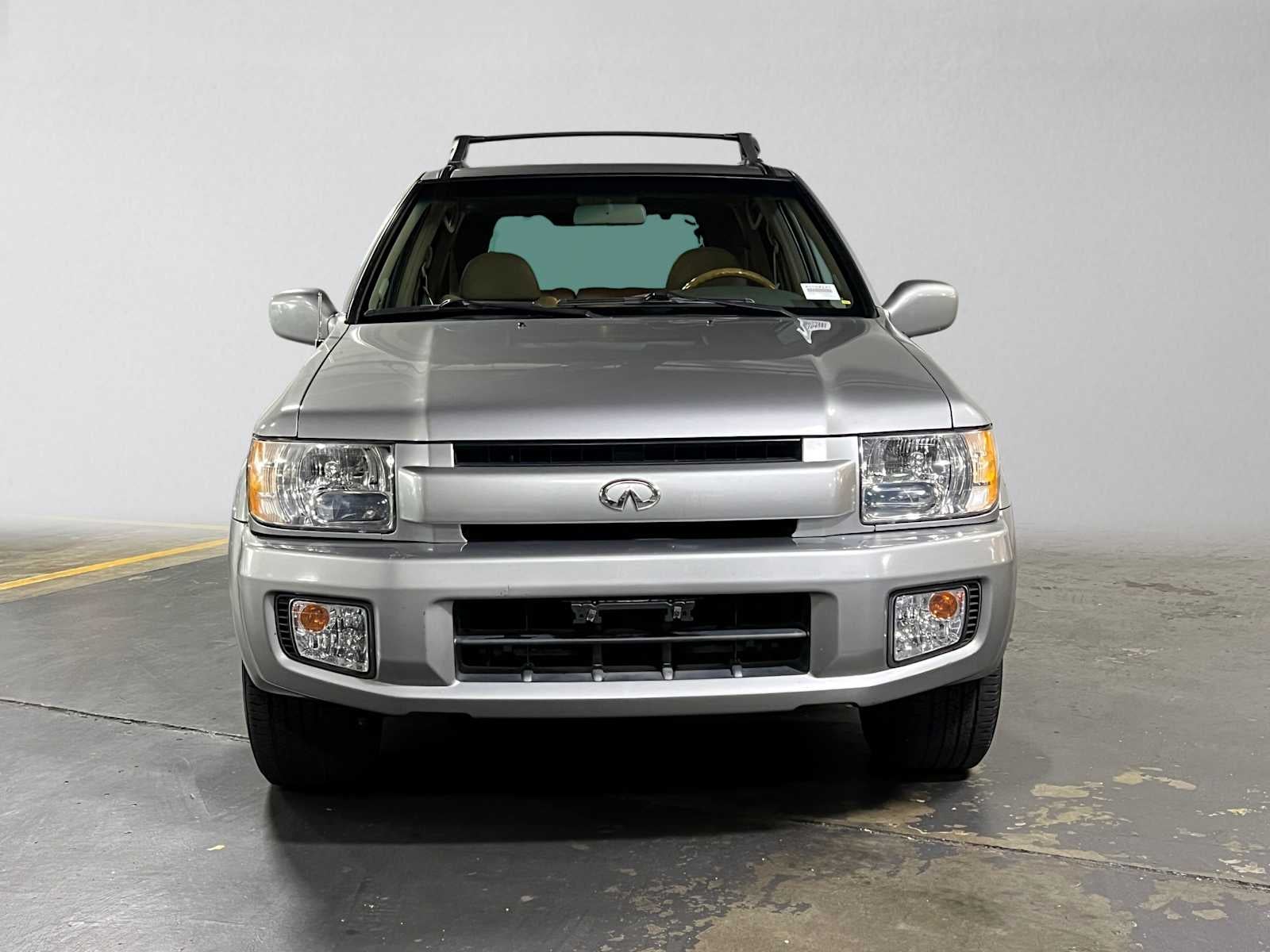 2001 INFINITI QX4 Luxury