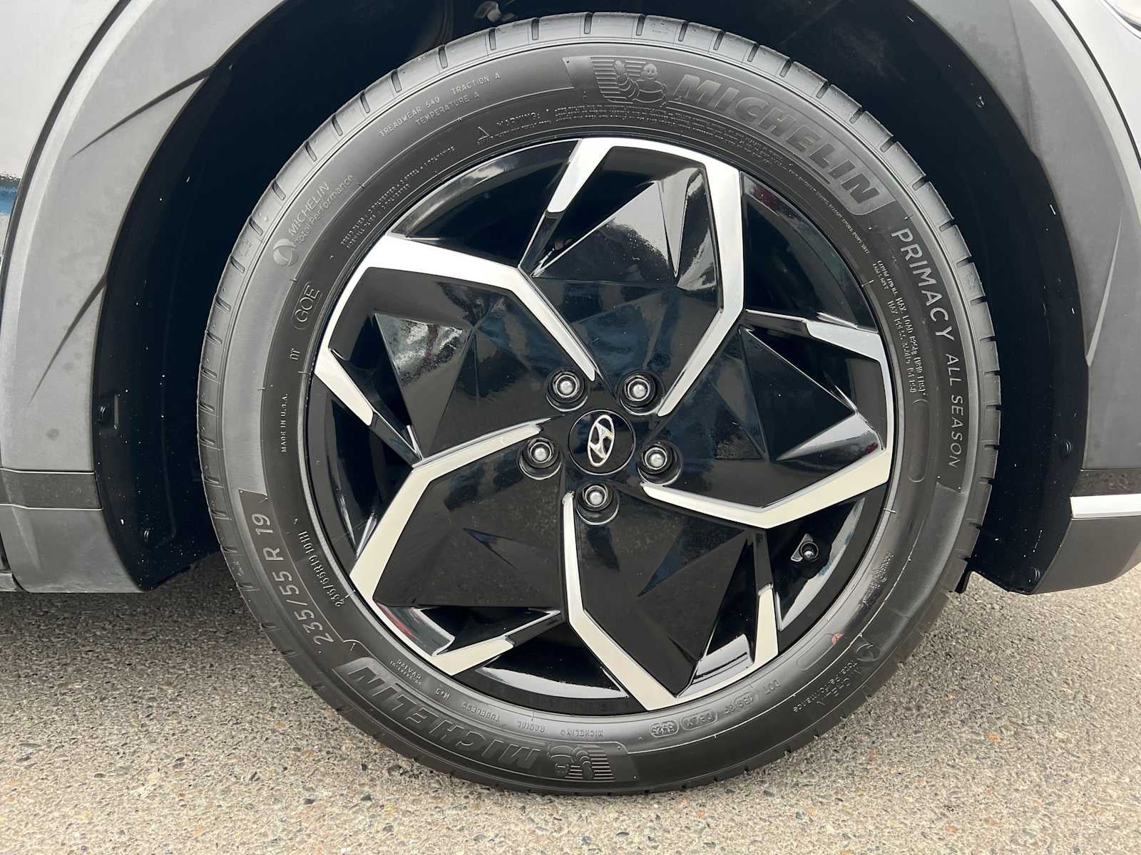 2024 Hyundai IONIQ 5 SEL