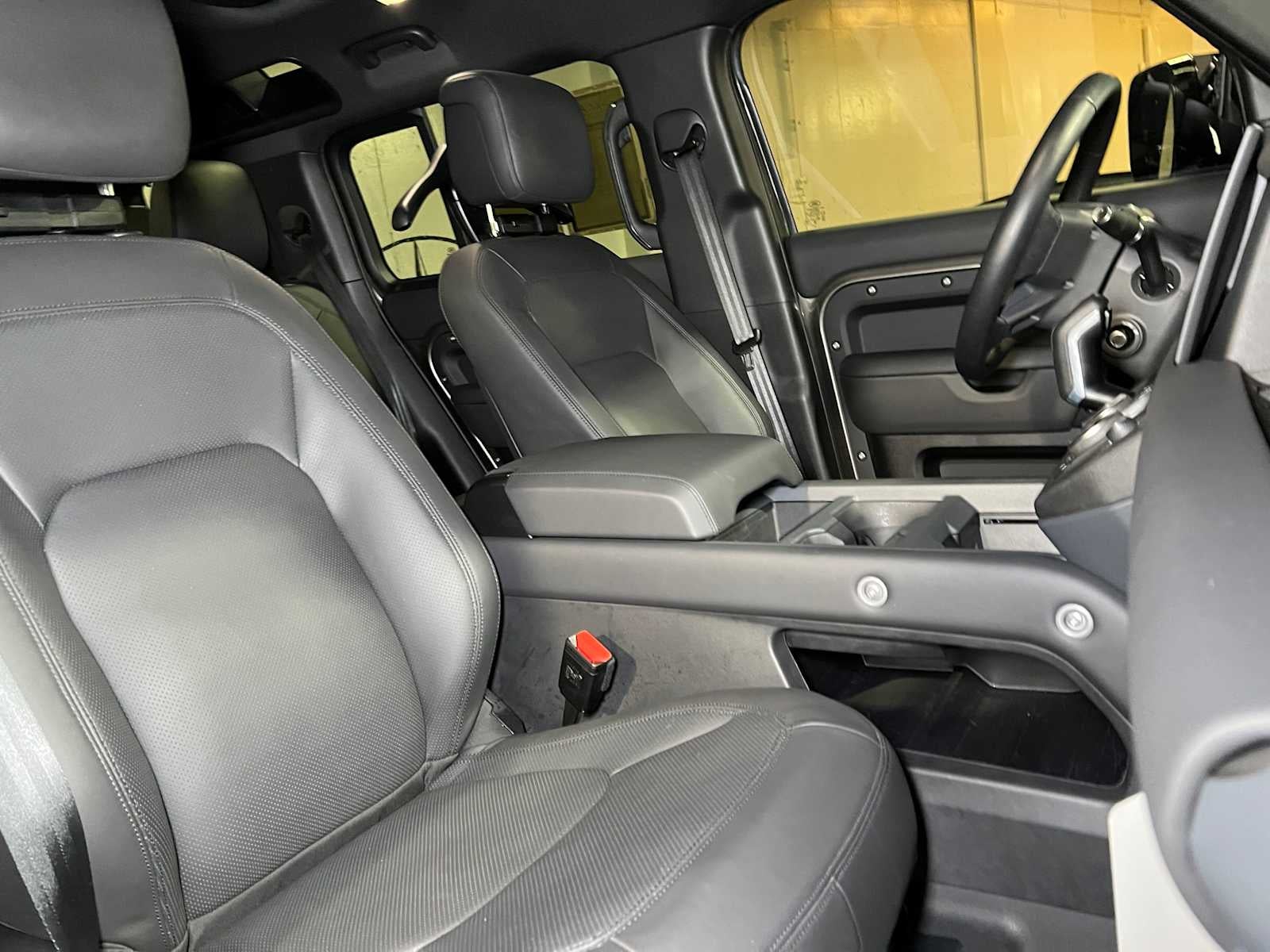 2025 Land Rover Defender X-Dynamic SE