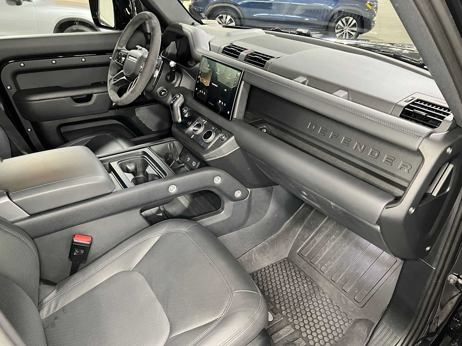 2024 Land Rover Defender V8