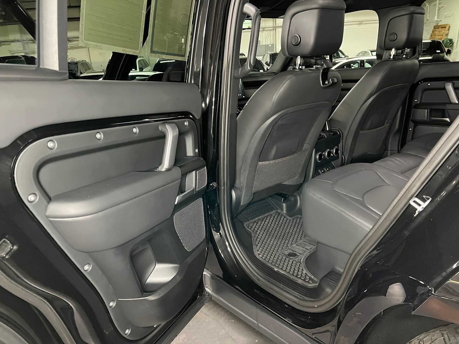 2024 Land Rover Defender V8