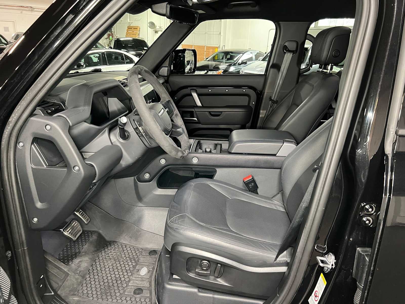 2024 Land Rover Defender V8