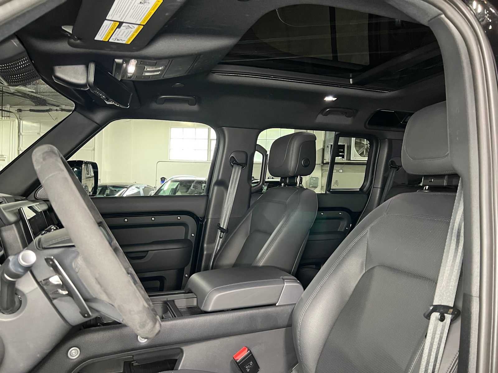2024 Land Rover Defender V8