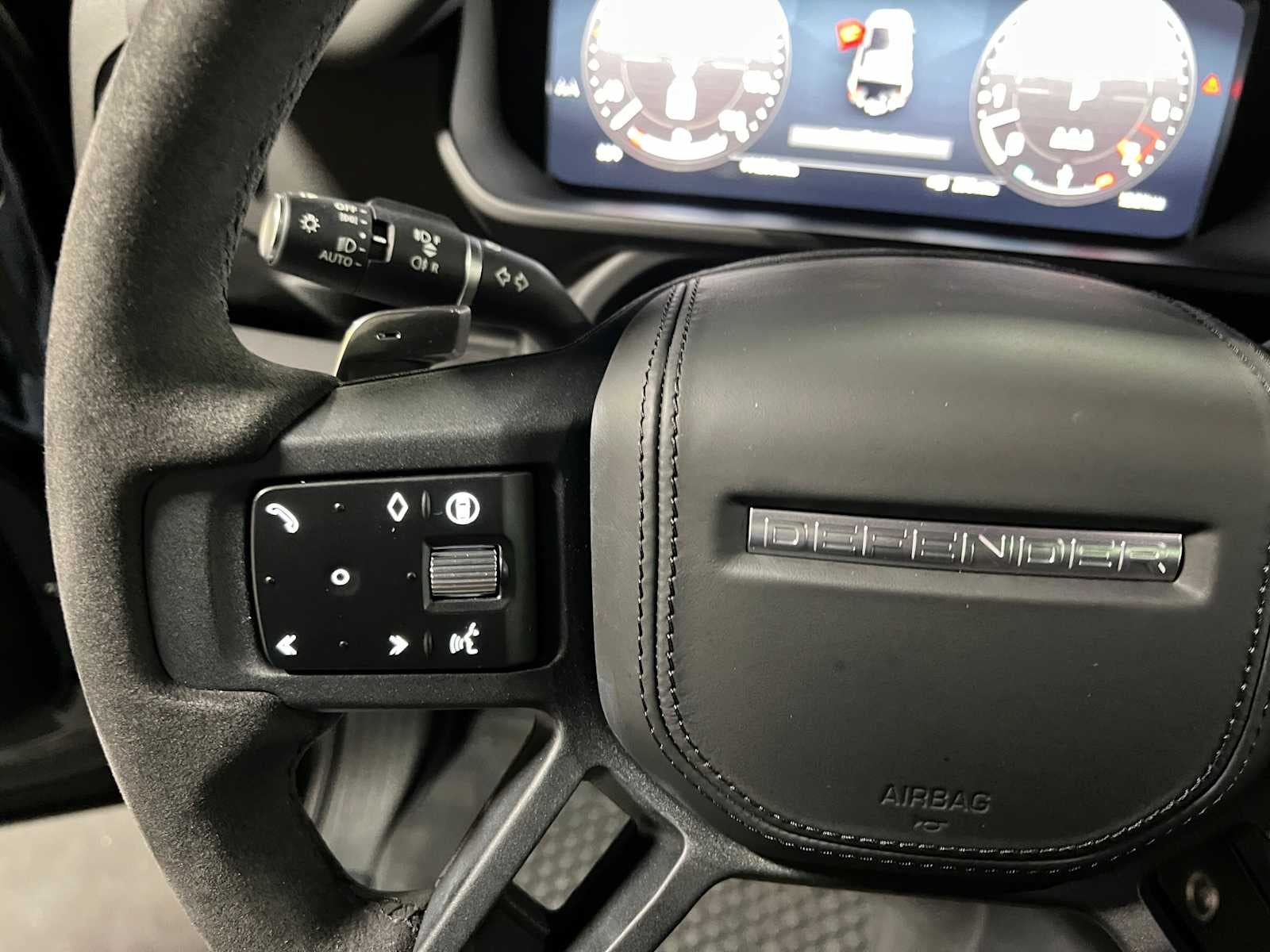 2024 Land Rover Defender V8