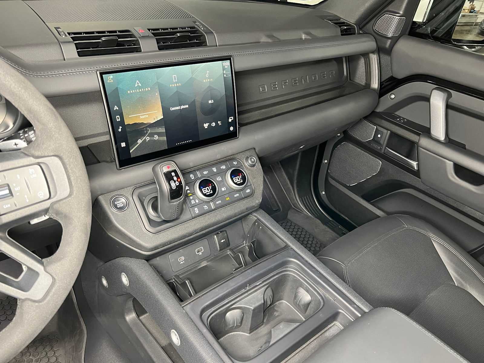 2024 Land Rover Defender V8