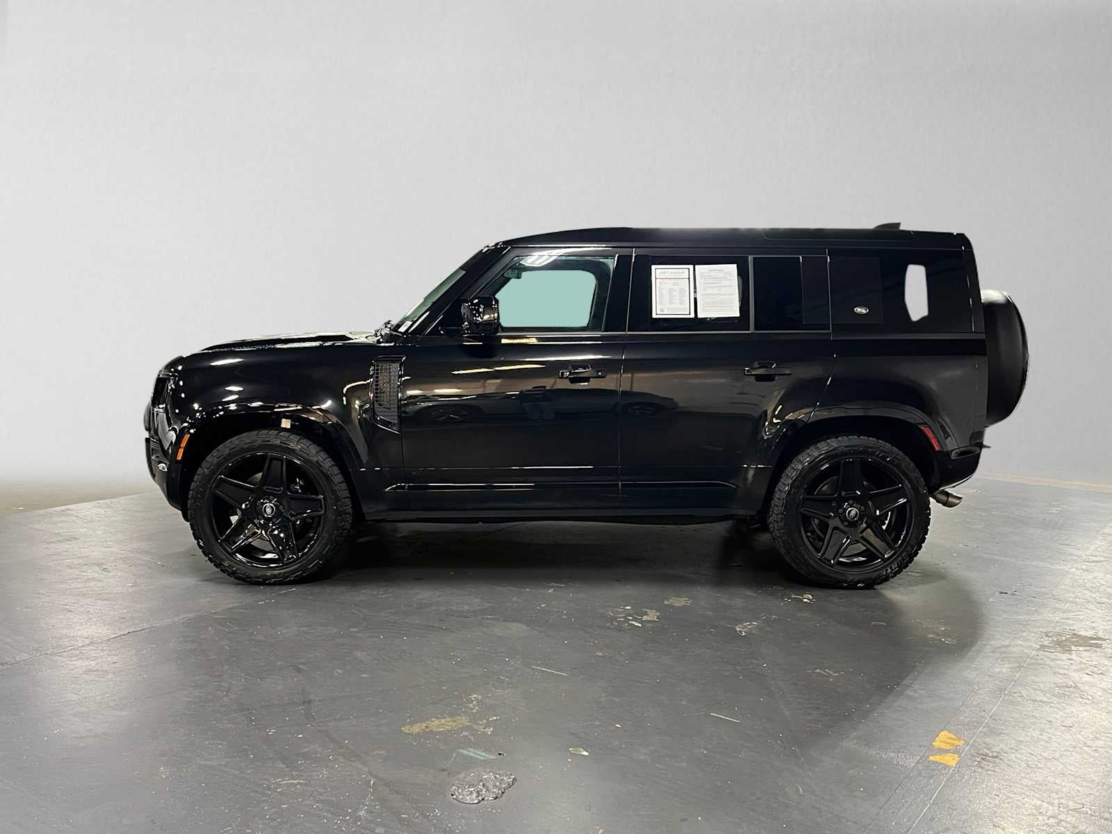 2024 Land Rover Defender V8