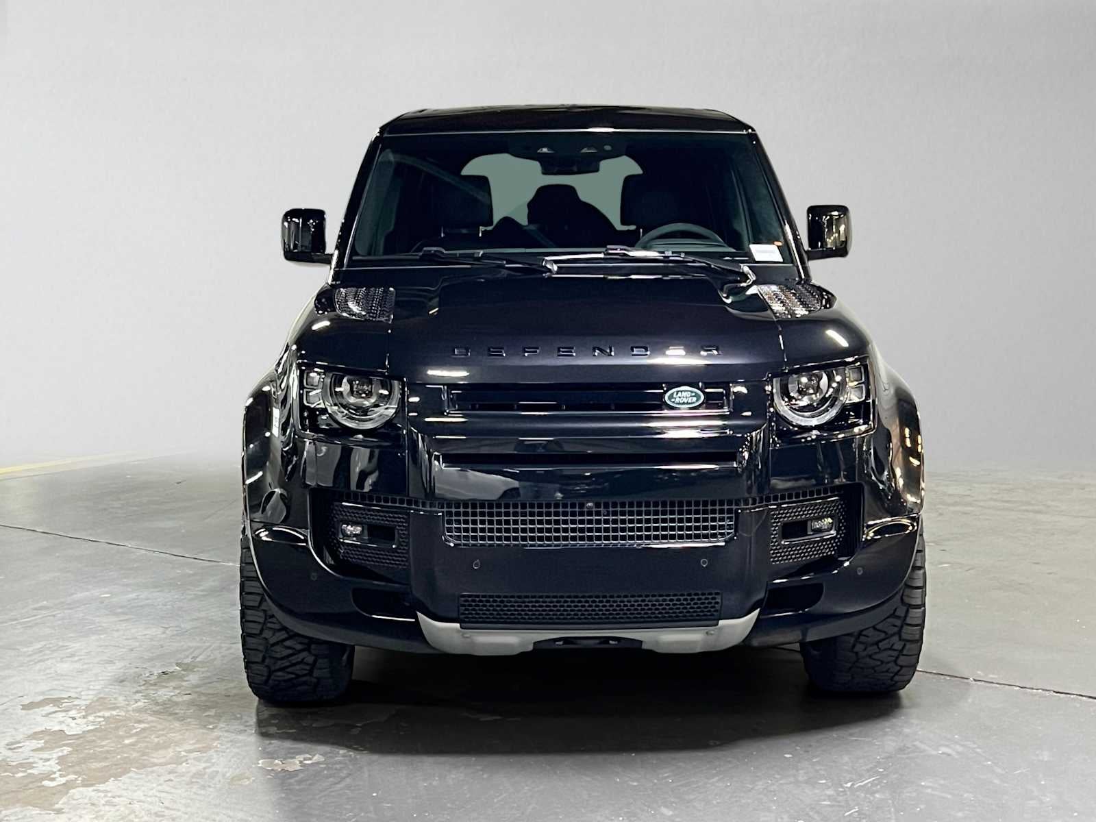 2024 Land Rover Defender V8