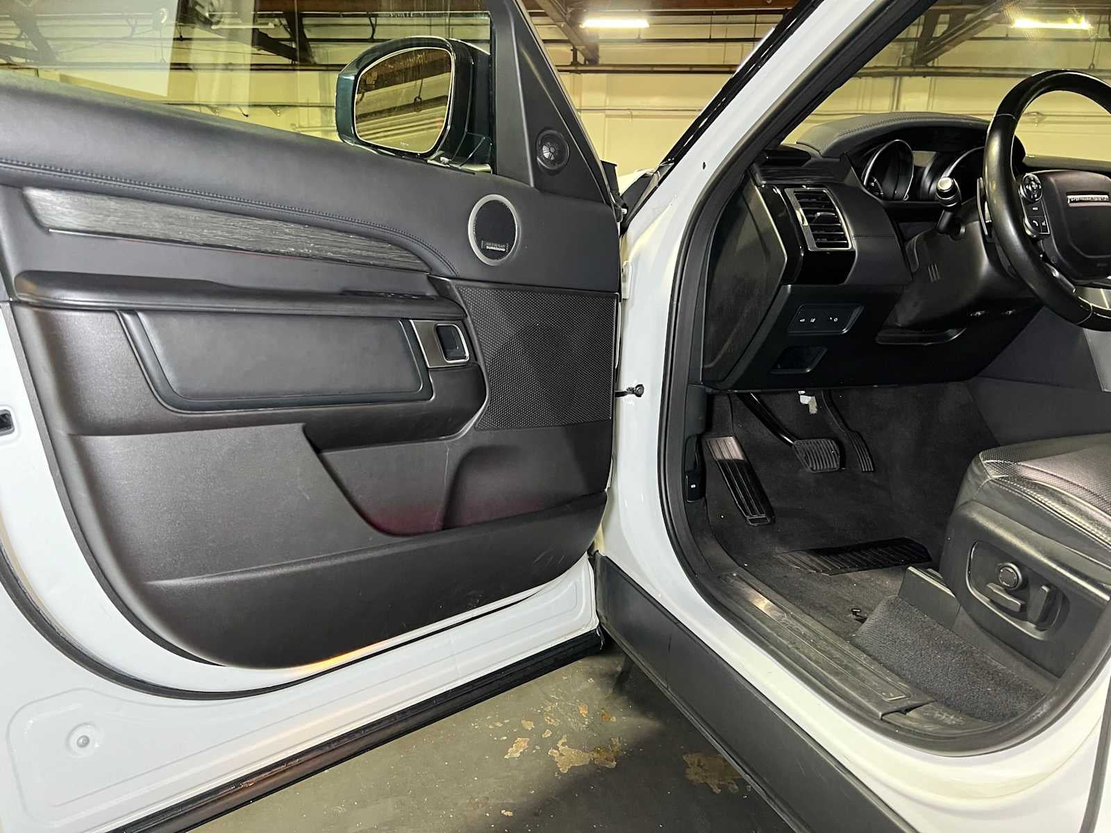 2017 Land Rover Discovery HSE Luxury