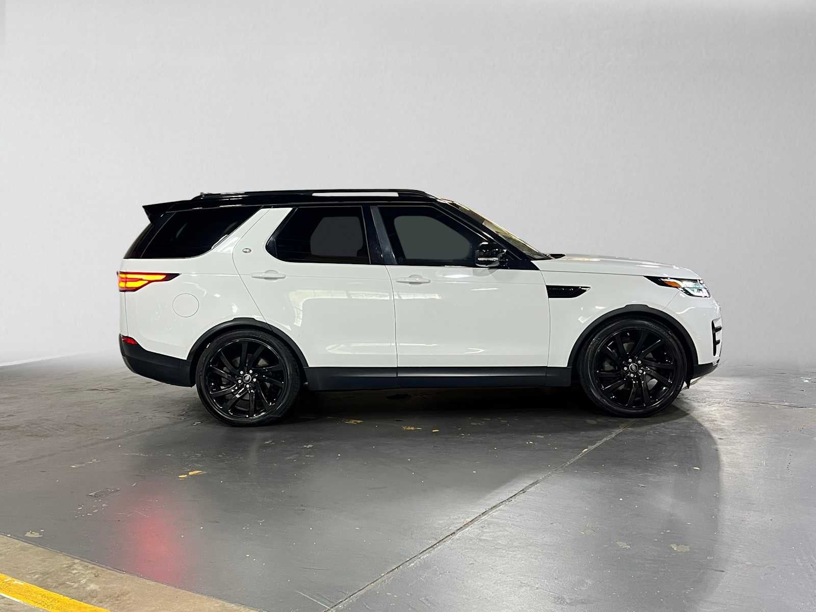 2017 Land Rover Discovery HSE Luxury