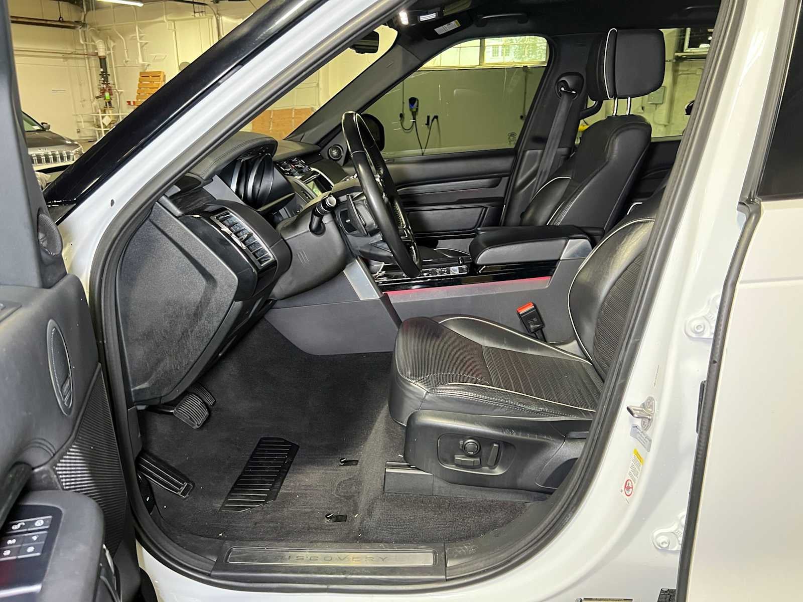 2017 Land Rover Discovery HSE Luxury