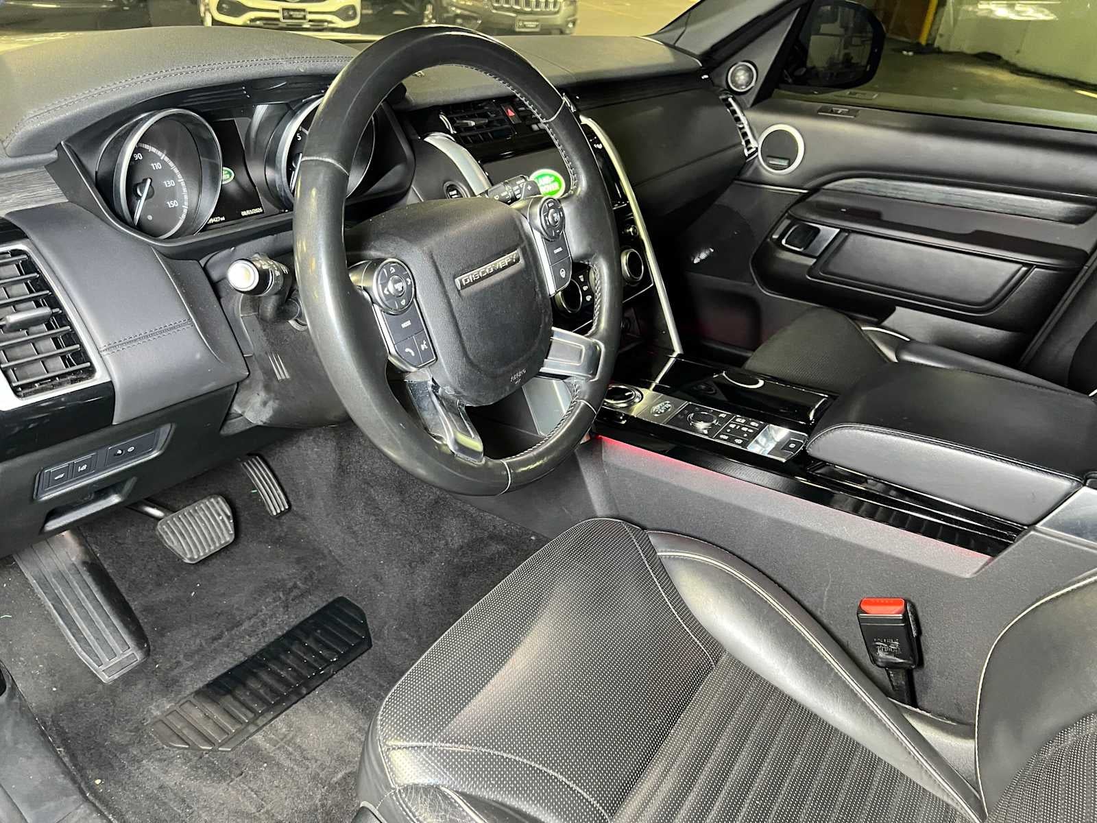 2017 Land Rover Discovery HSE Luxury