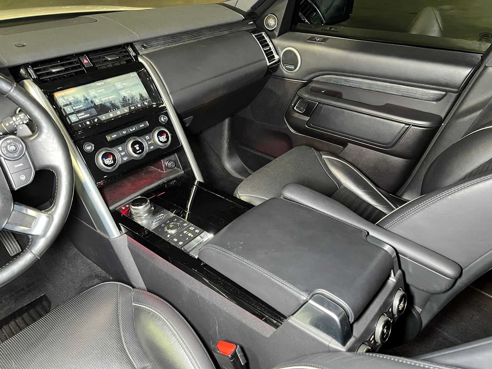 2017 Land Rover Discovery HSE Luxury