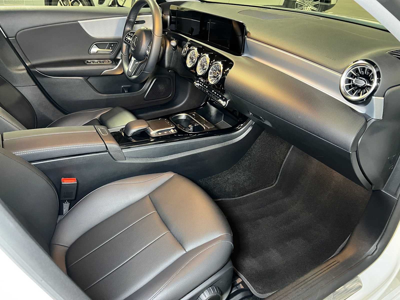 2022 Mercedes-Benz A 220 4MATIC® Sedan