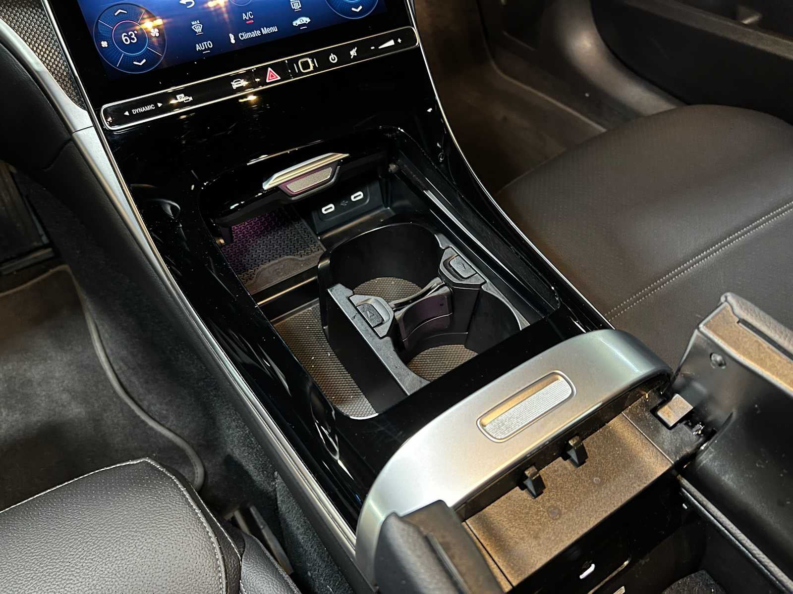 2025 Mercedes-Benz C 300 Sedan