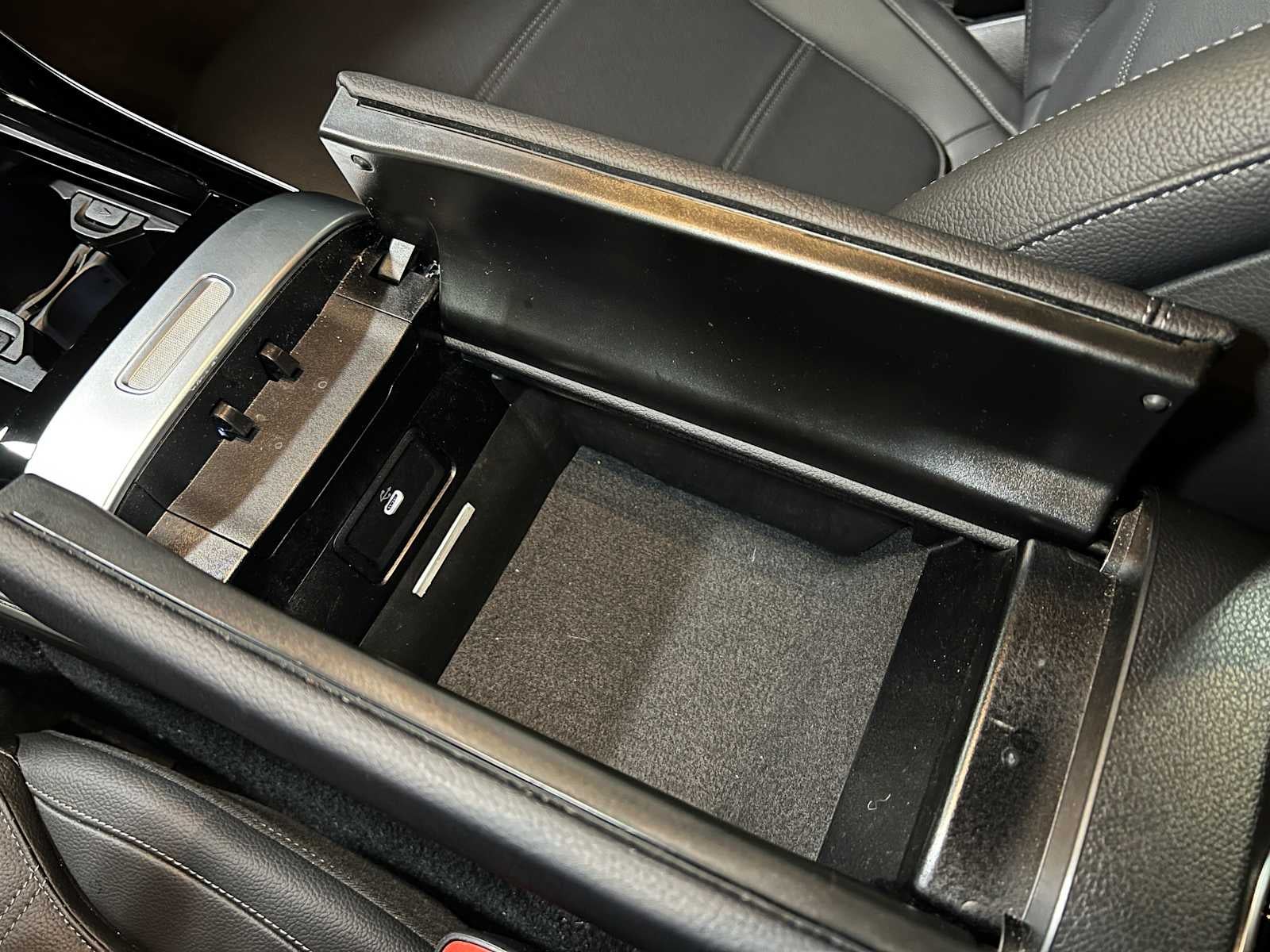 2025 Mercedes-Benz C 300 Sedan