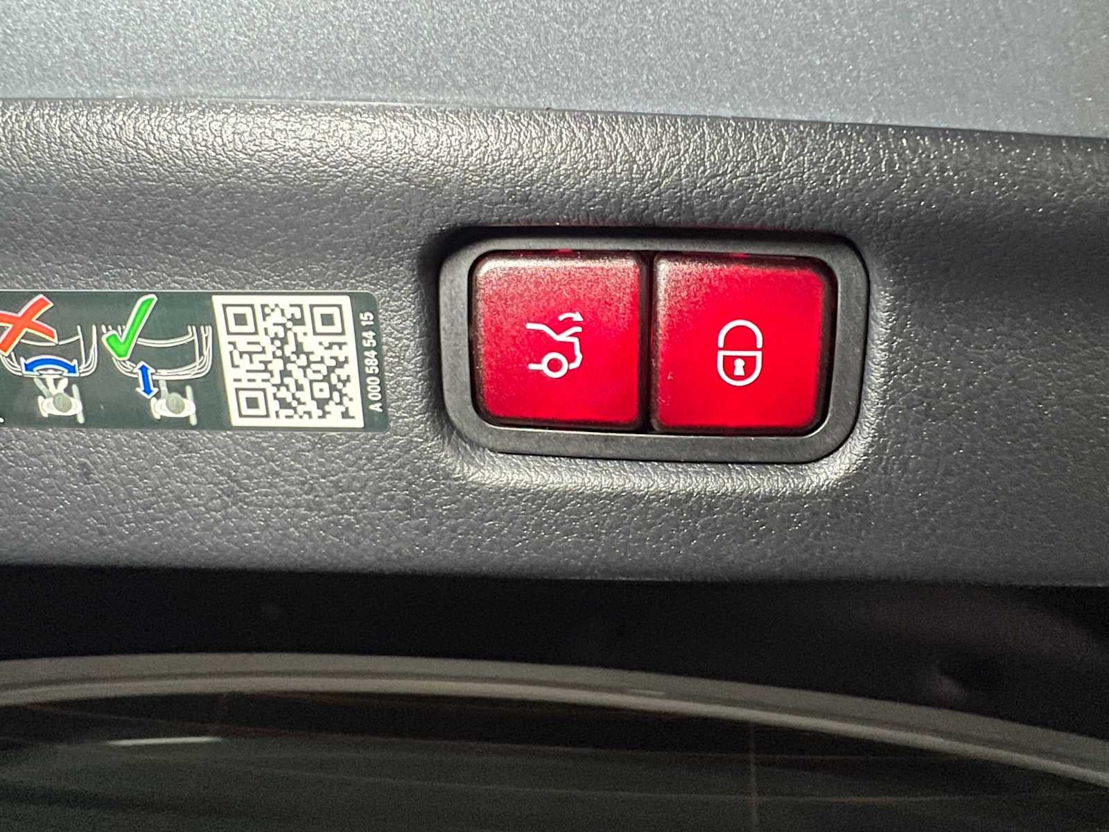 2025 Mercedes-Benz C 300 4MATIC® Sedan