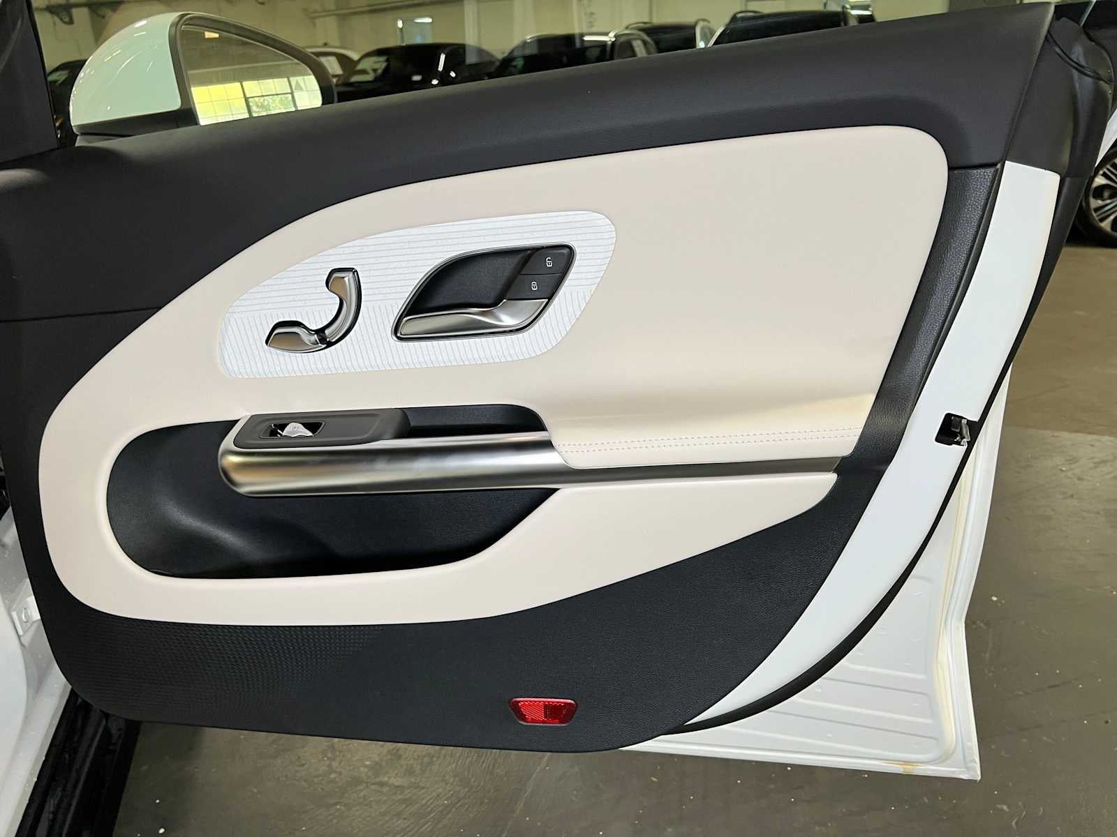 2027 Mercedes-Benz CLA 220 Hybrid FWD