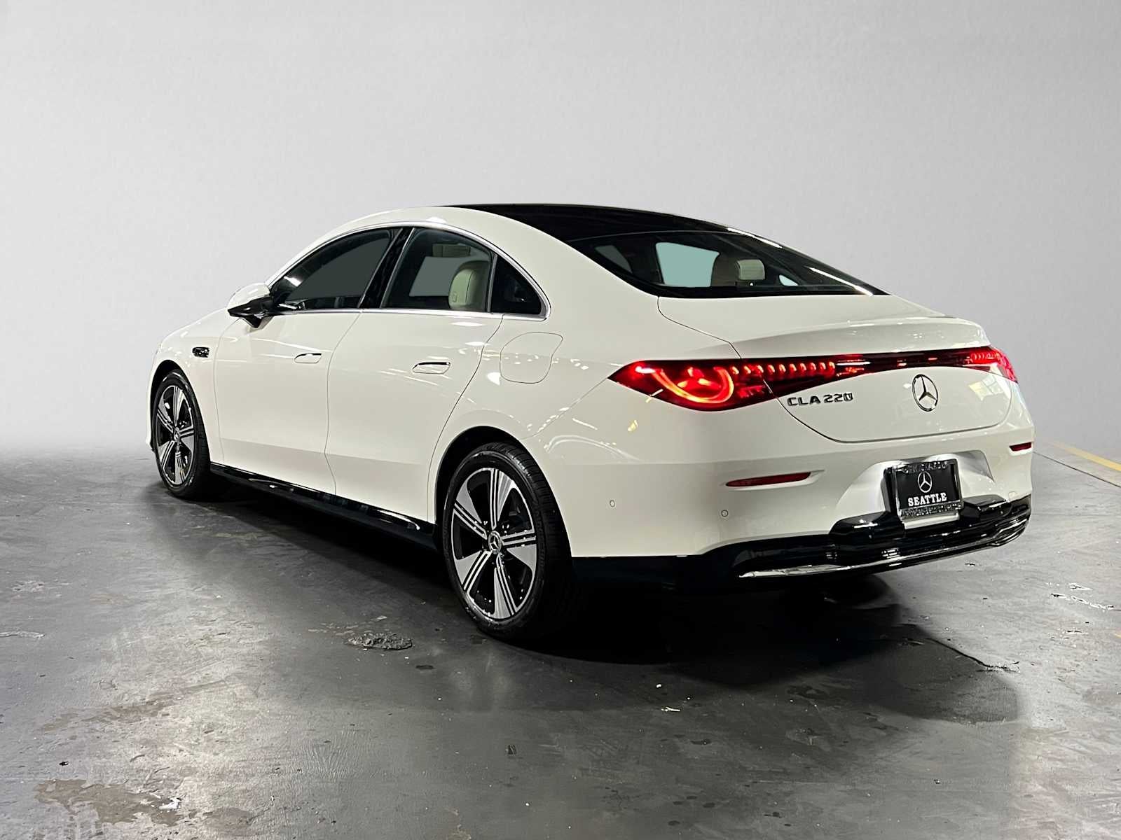 2027 Mercedes-Benz CLA 220 Hybrid FWD