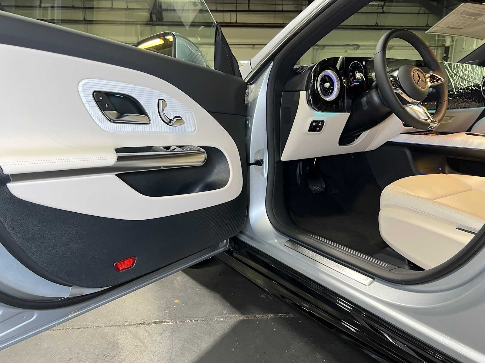 2027 Mercedes-Benz CLA 220 Hybrid FWD