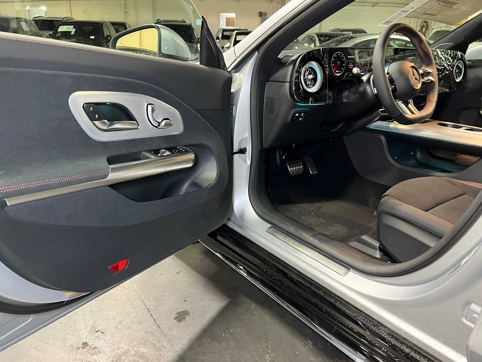 2027 Mercedes-Benz CLA 220 Hybrid FWD
