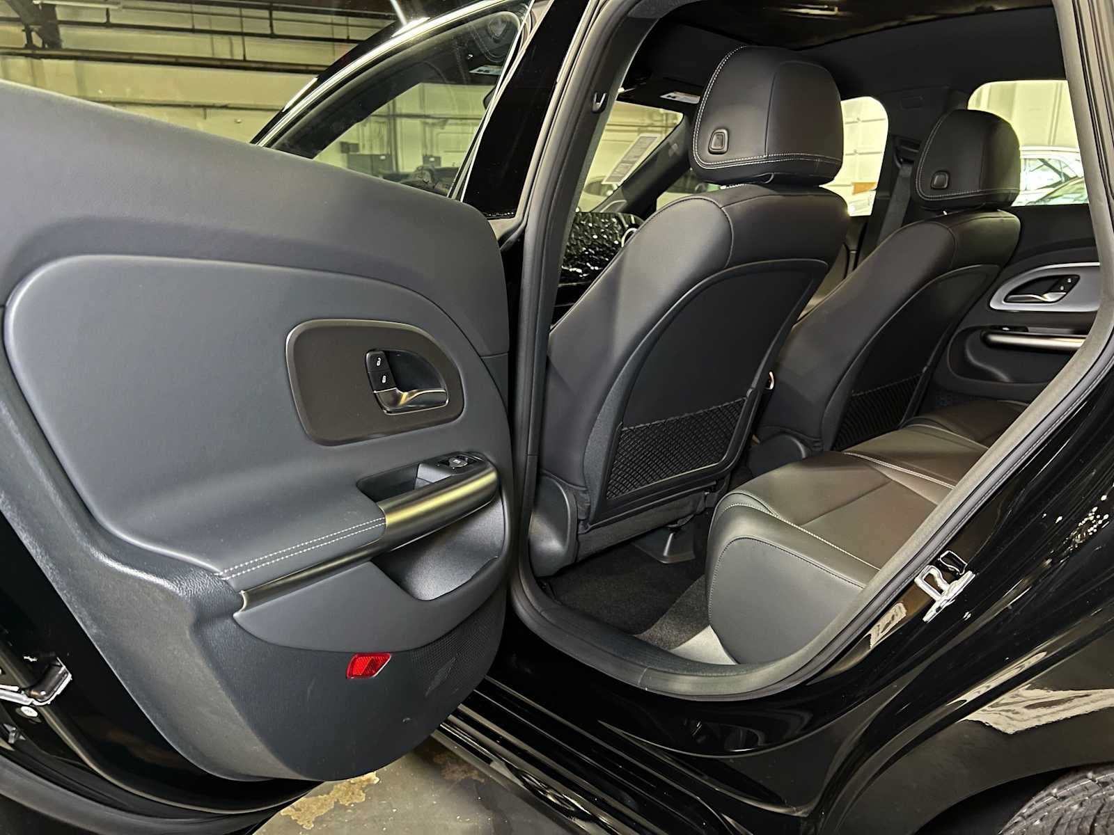 2027 Mercedes-Benz CLA 220 Hybrid FWD
