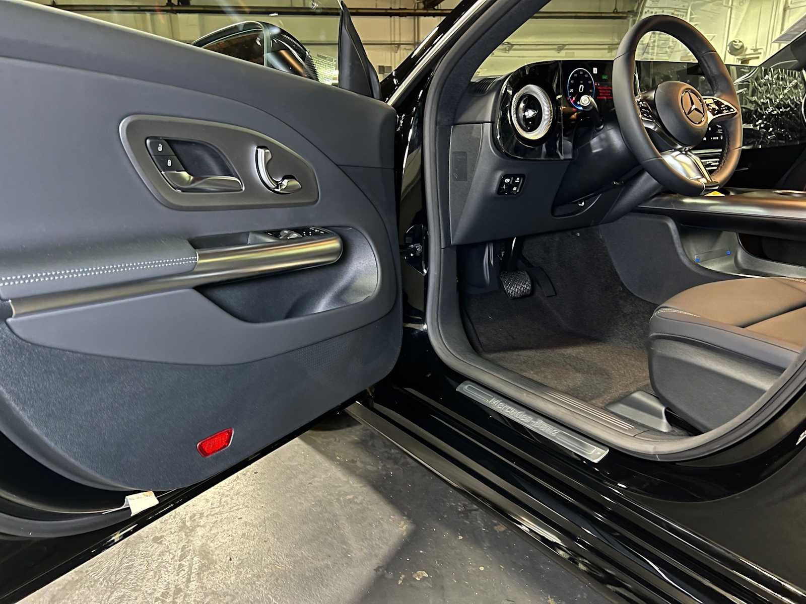 2027 Mercedes-Benz CLA 220 Hybrid FWD