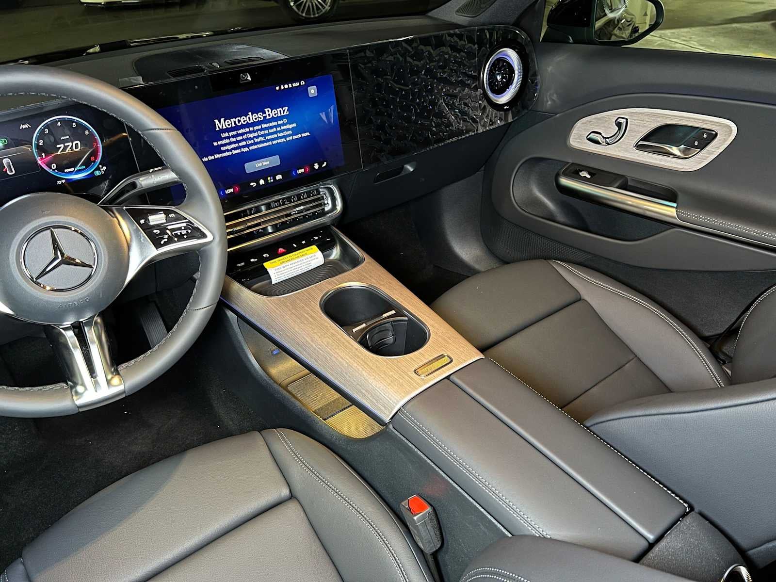 2027 Mercedes-Benz CLA 220 Hybrid FWD